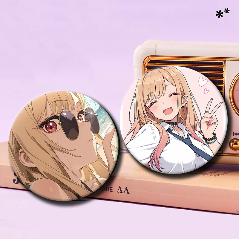 Épinglette en émail Kitagawa M - Anime Cosplay Idea avis et prix